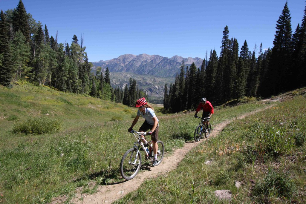 Photo Credit: DURANGO AREA TOURISM OFFICE (Durango.org) Trail1
